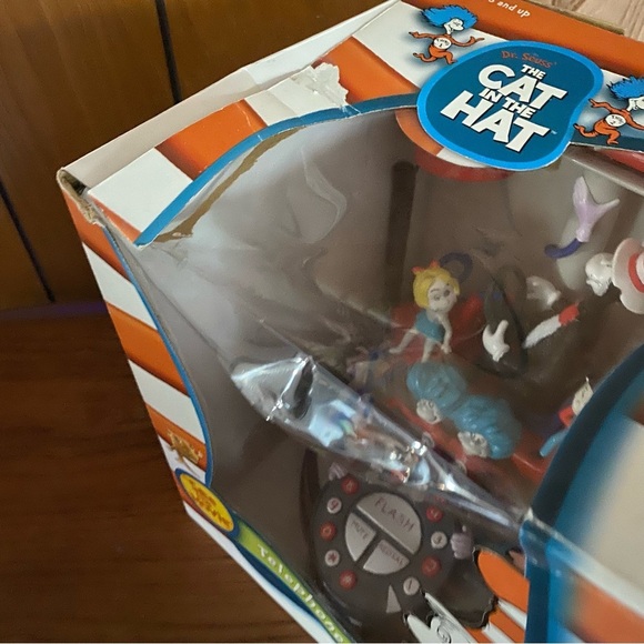 Vintage Dr.Suess Cat in the hat landline telephone new in box - Picture 4 of 6